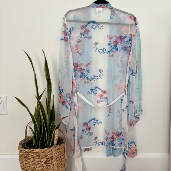 NWOT In Bloom by Jonquil Porcelain Rose Wrap Kimono Robe - Picture 6 of 9